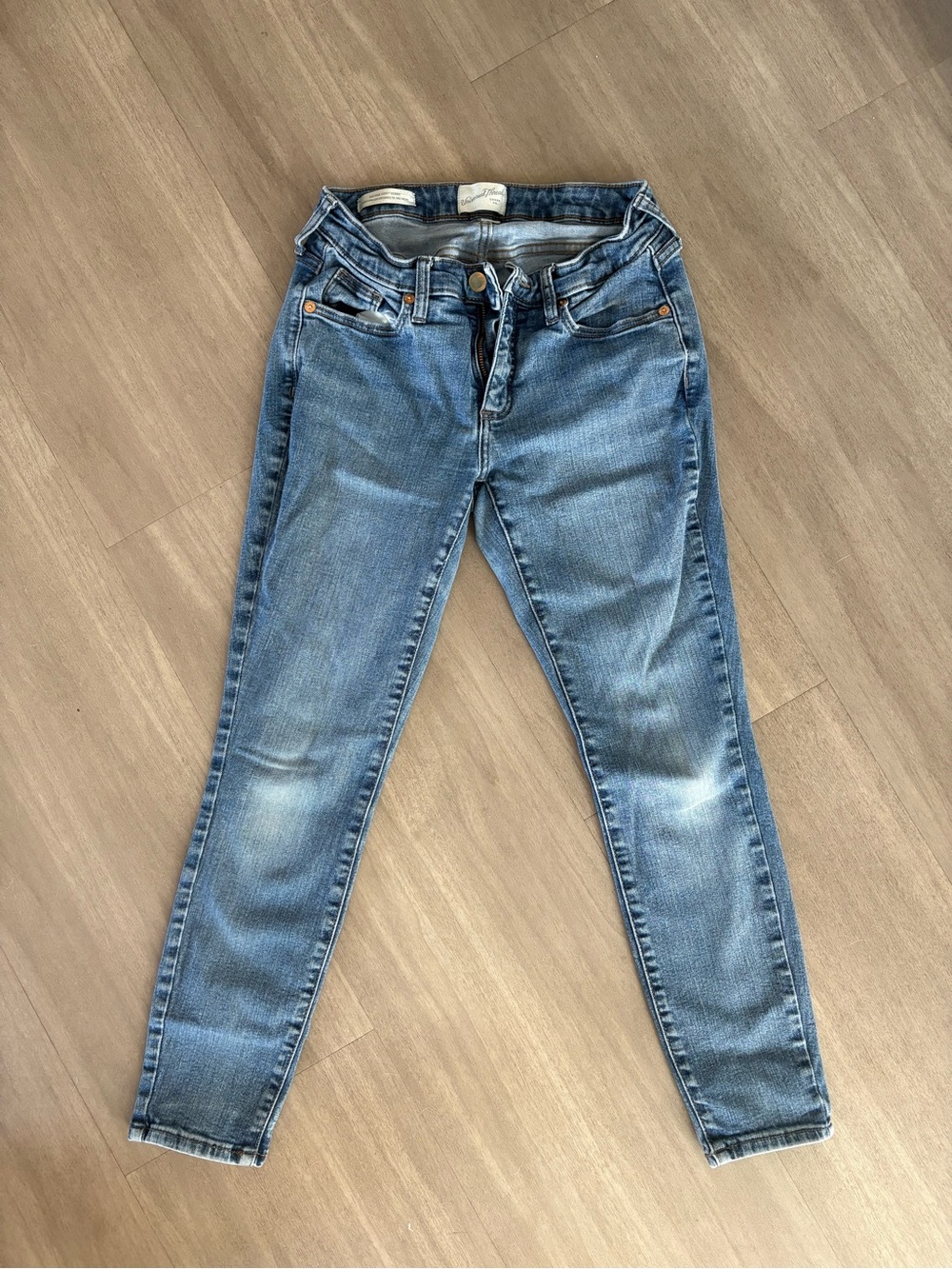 Universal Thread Women's Light Blue Skinny Jeans